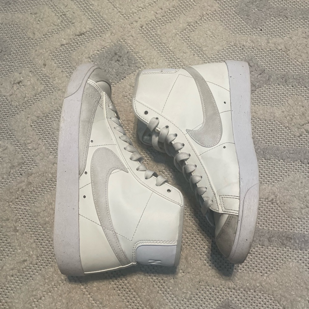 Nike Blazer Mid ‘77 next nature high tops
